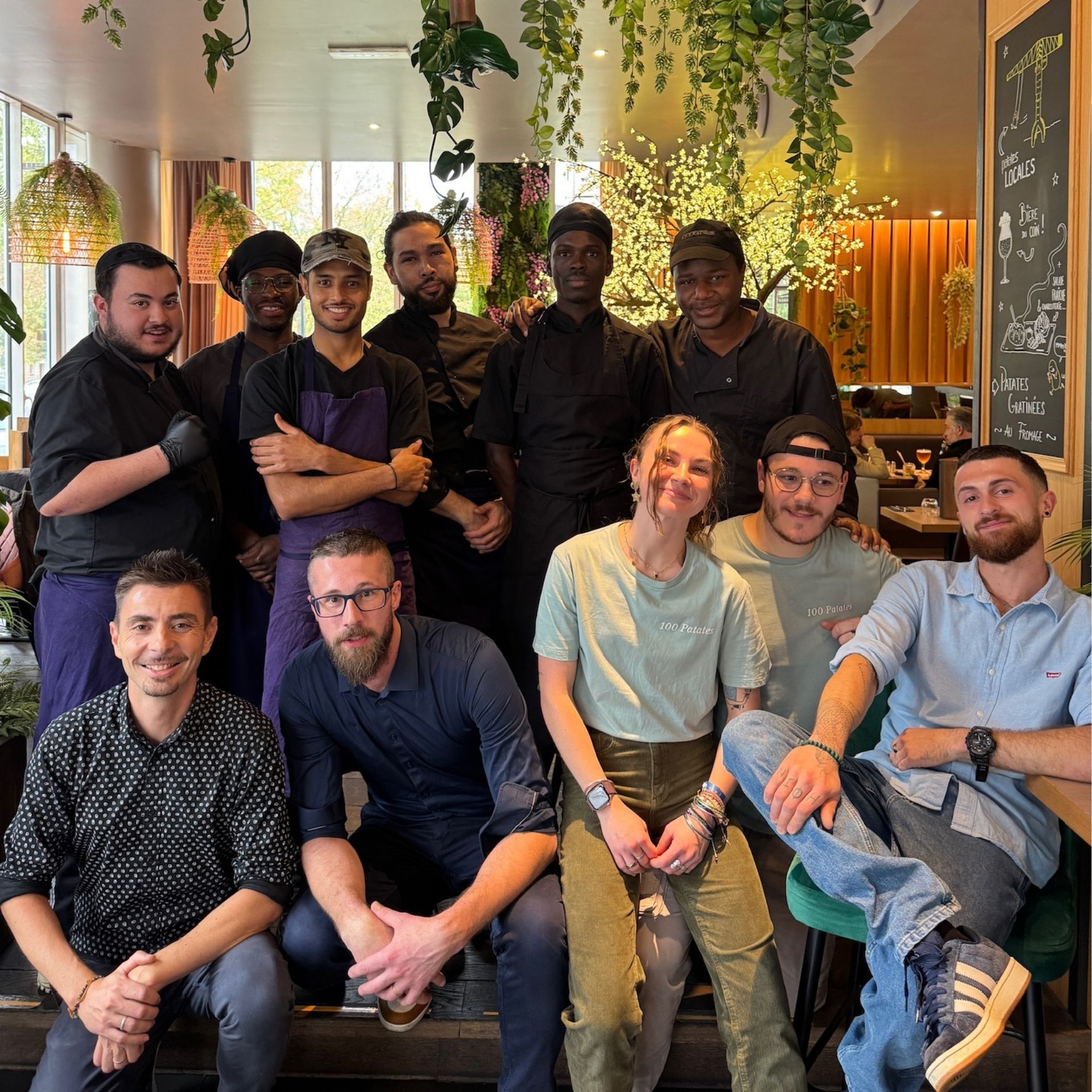 photo staff restaurant français 100 patates fromage