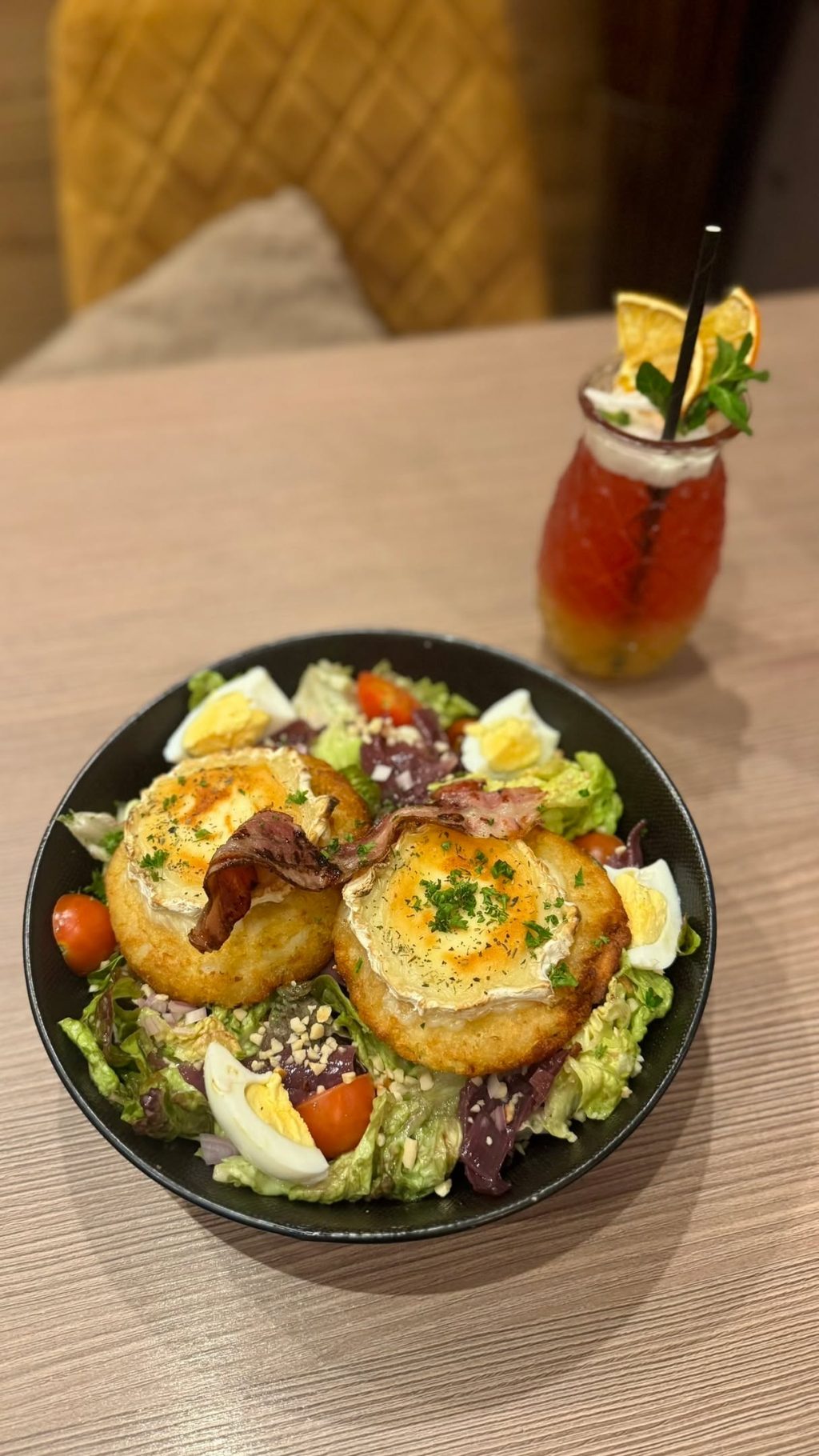 Instagram post from 100_patates. This post is in position 6.