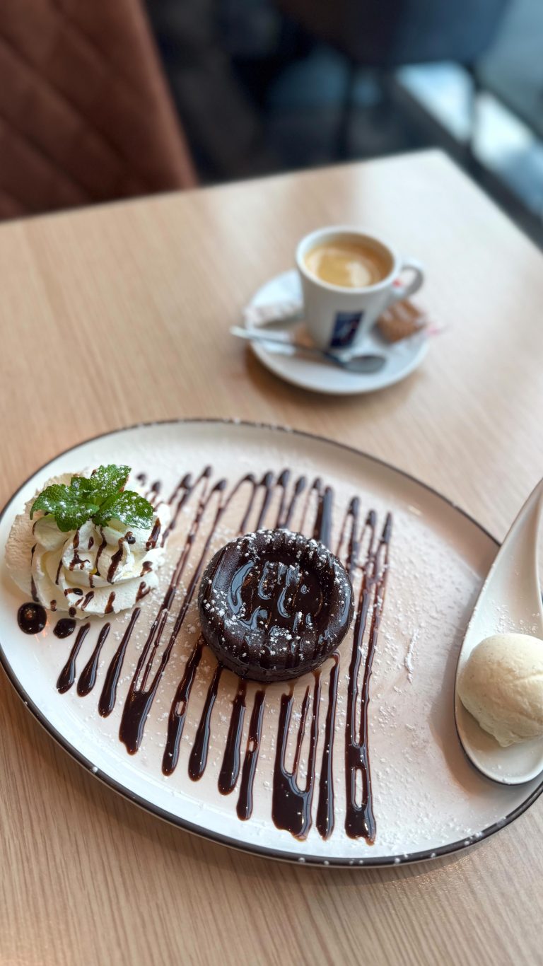 Instagram post from 100_patates. This post is in position 1.