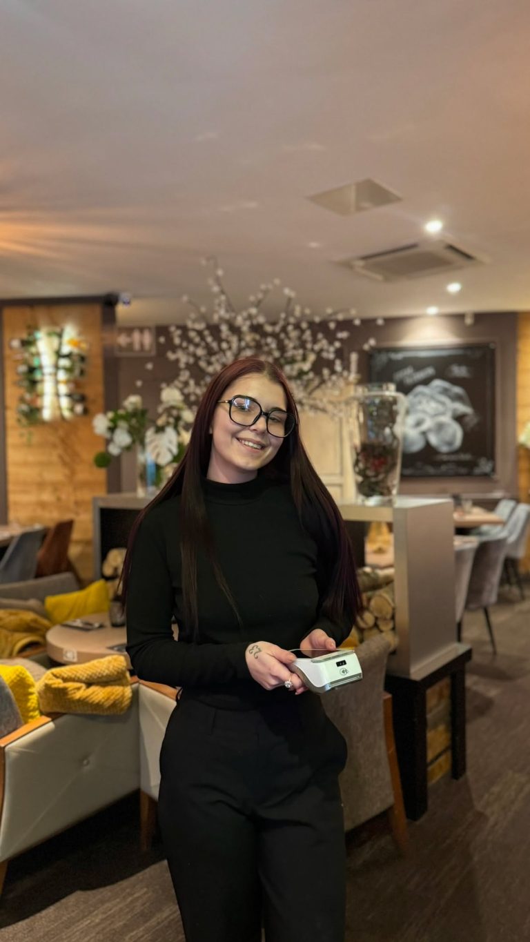 Instagram post from 100_patates. This post is in position 10.