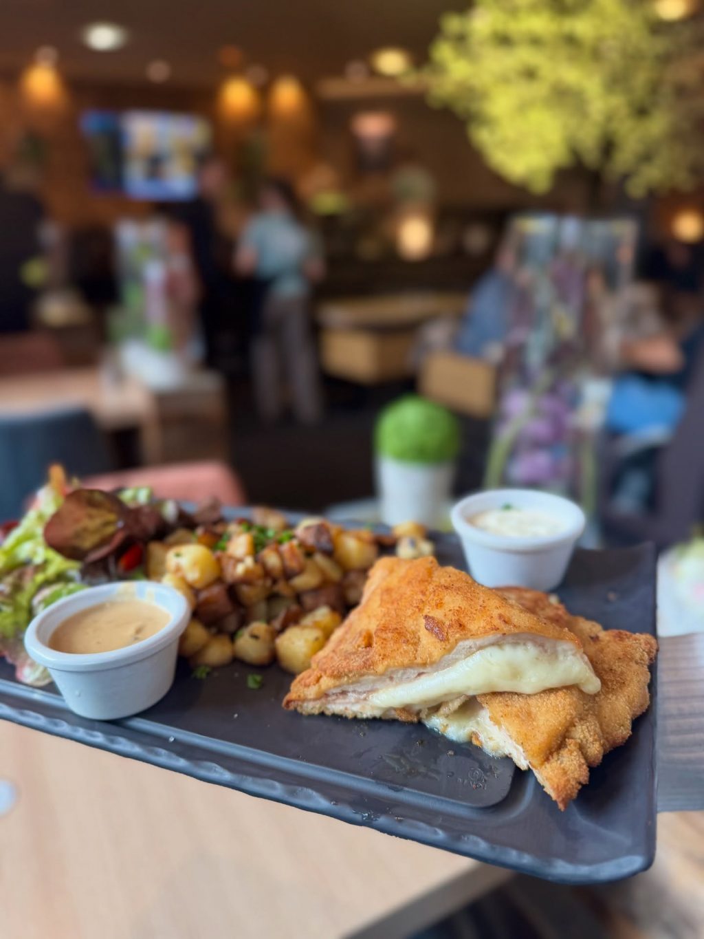 Instagram post from 100_patates. This post is in position 0.